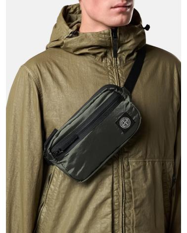 Sac Stone Island banane en Nylon Metal 9200014 S0251 0059 VERT